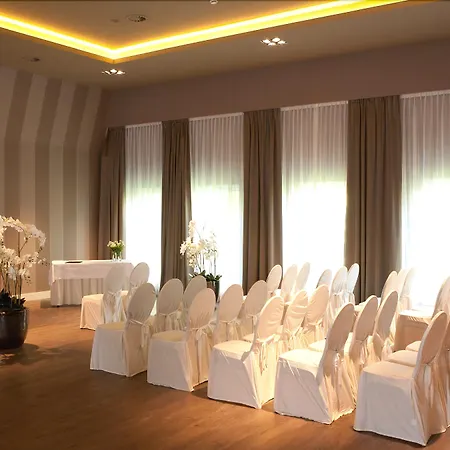 플레처 호텔-레스토랑 두인지흐트 호텔 우도르프